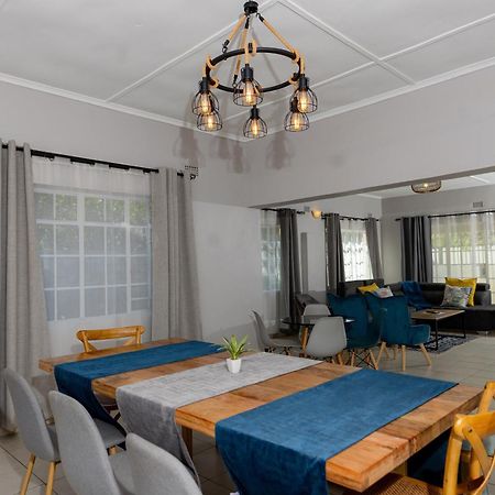 Hungwe House Villa Victoria Falls Exterior photo