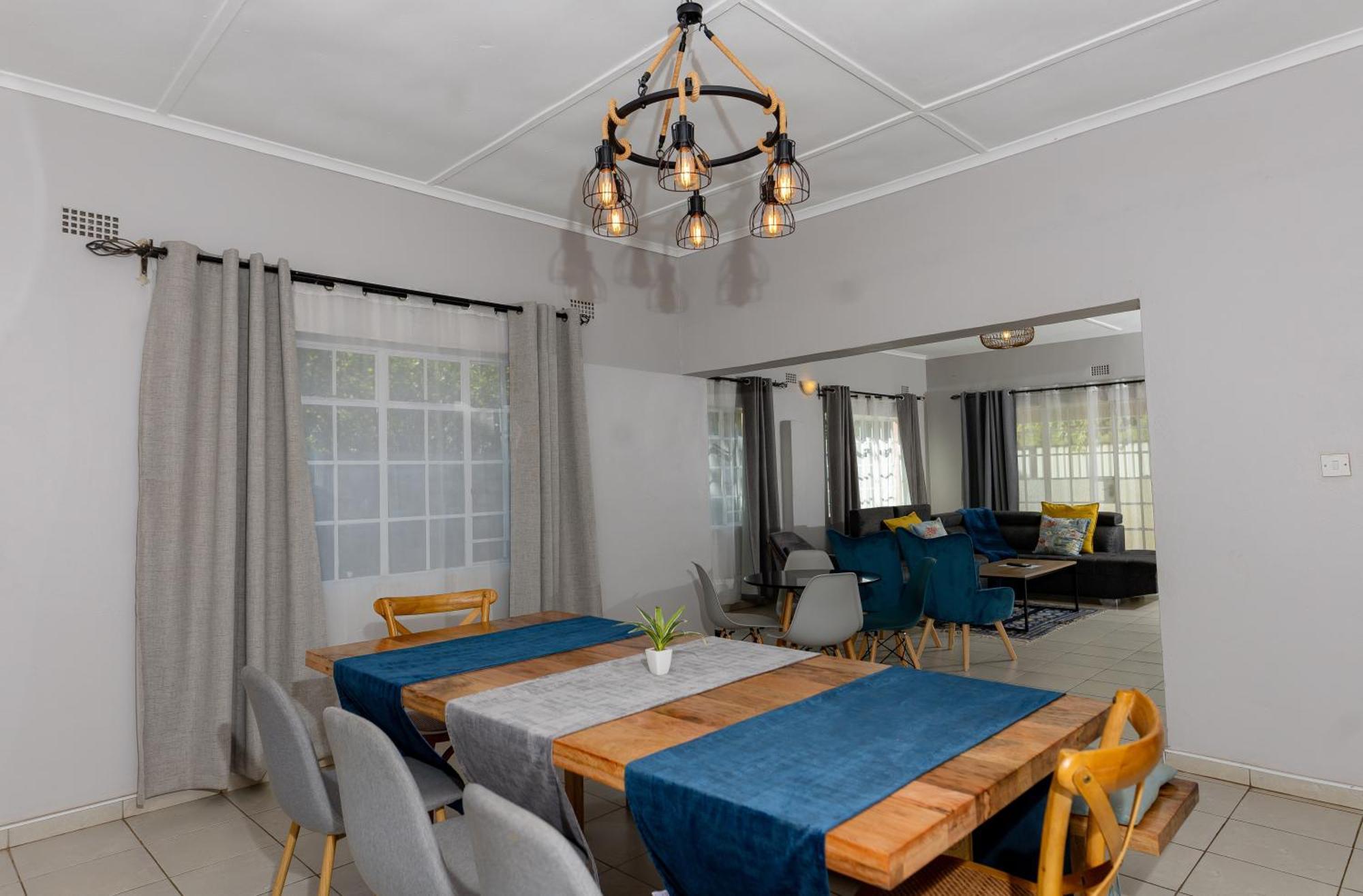 Hungwe House Villa Victoria Falls Exterior photo